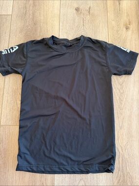 Made Hoops Black compression tee YXL